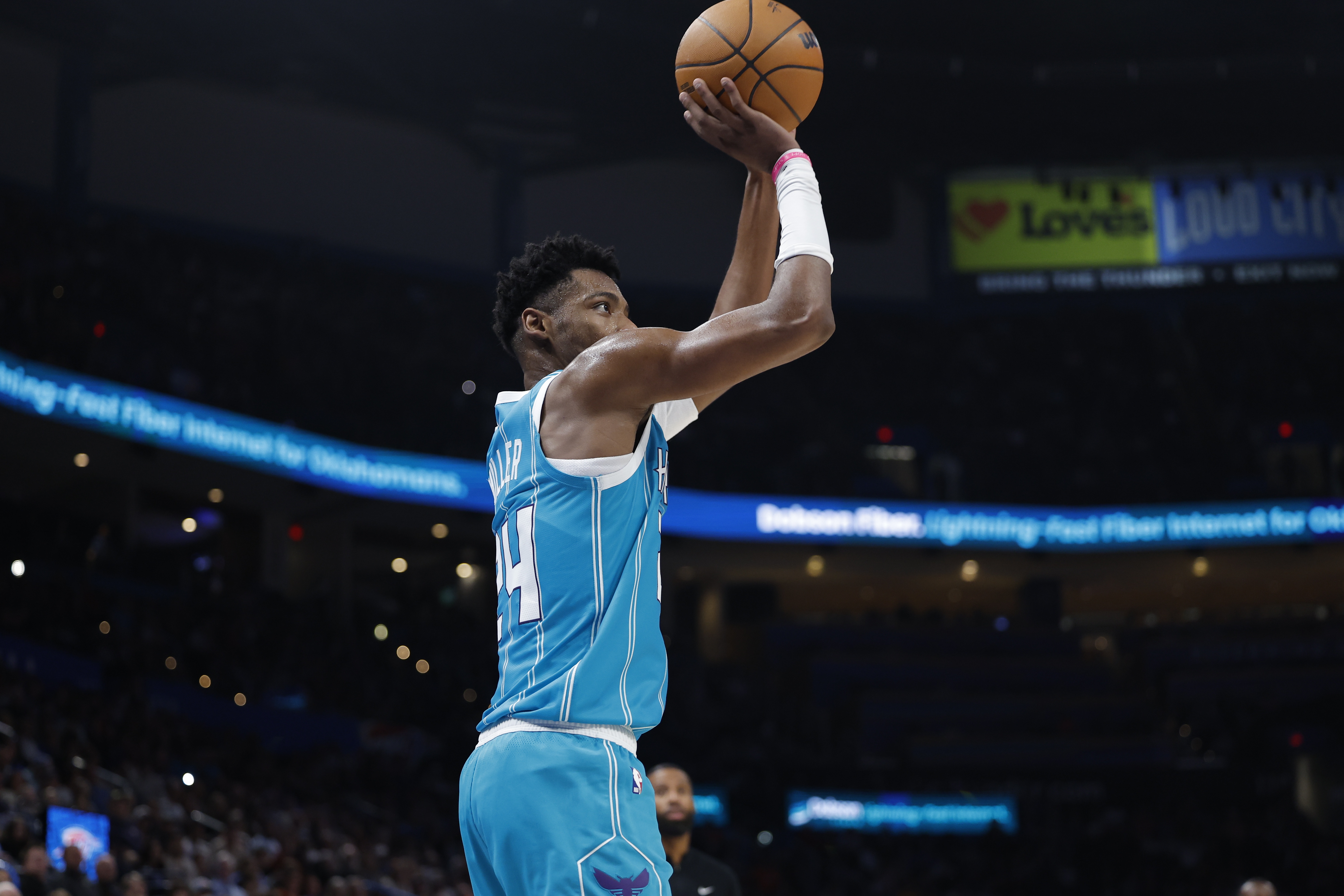 续命！布兰登·米勒加长三分命中率队追到6分 时间还剩46秒