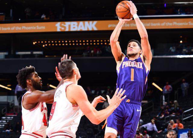 世界杯官方直播软件安装-【人物】从“数据刷子”到球场赢家 布克已完成蜕变